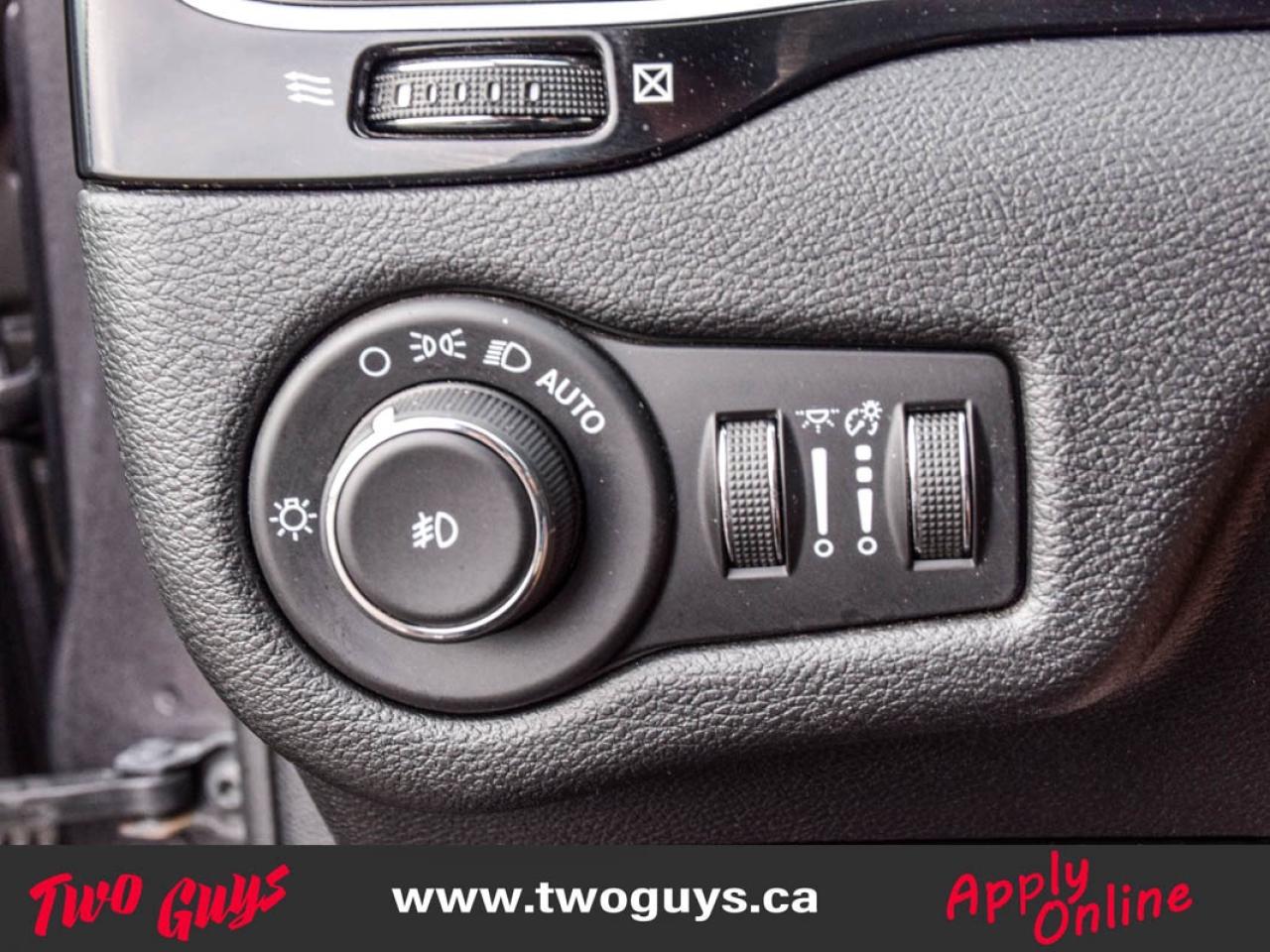 2020 Jeep Cherokee Altitude Pkg   North 3.2L 4WD   New TIres   Remote Photo