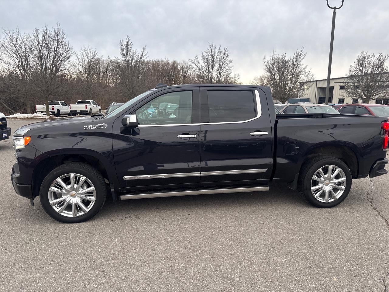2023 Chevrolet Silverado 1500 High Country Crew + 6.2L + Premium Pkg  + 1` Owner Photo3