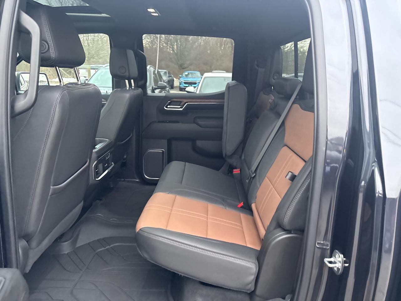 2023 Chevrolet Silverado 1500 High Country Crew + 6.2L + Premium Pkg  + 1` Owner Photo