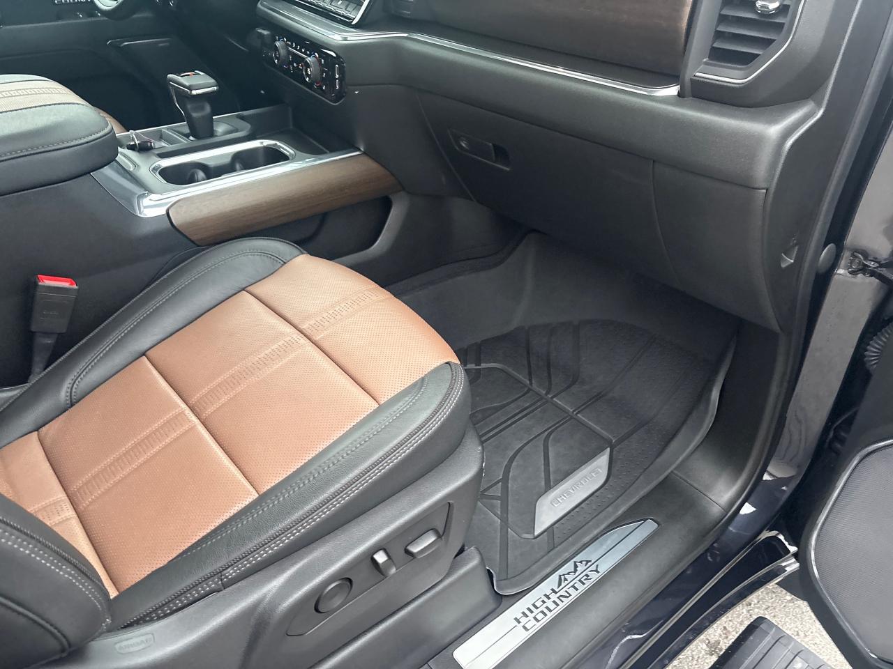 2023 Chevrolet Silverado 1500 High Country Crew + 6.2L + Premium Pkg  + 1` Owner Photo