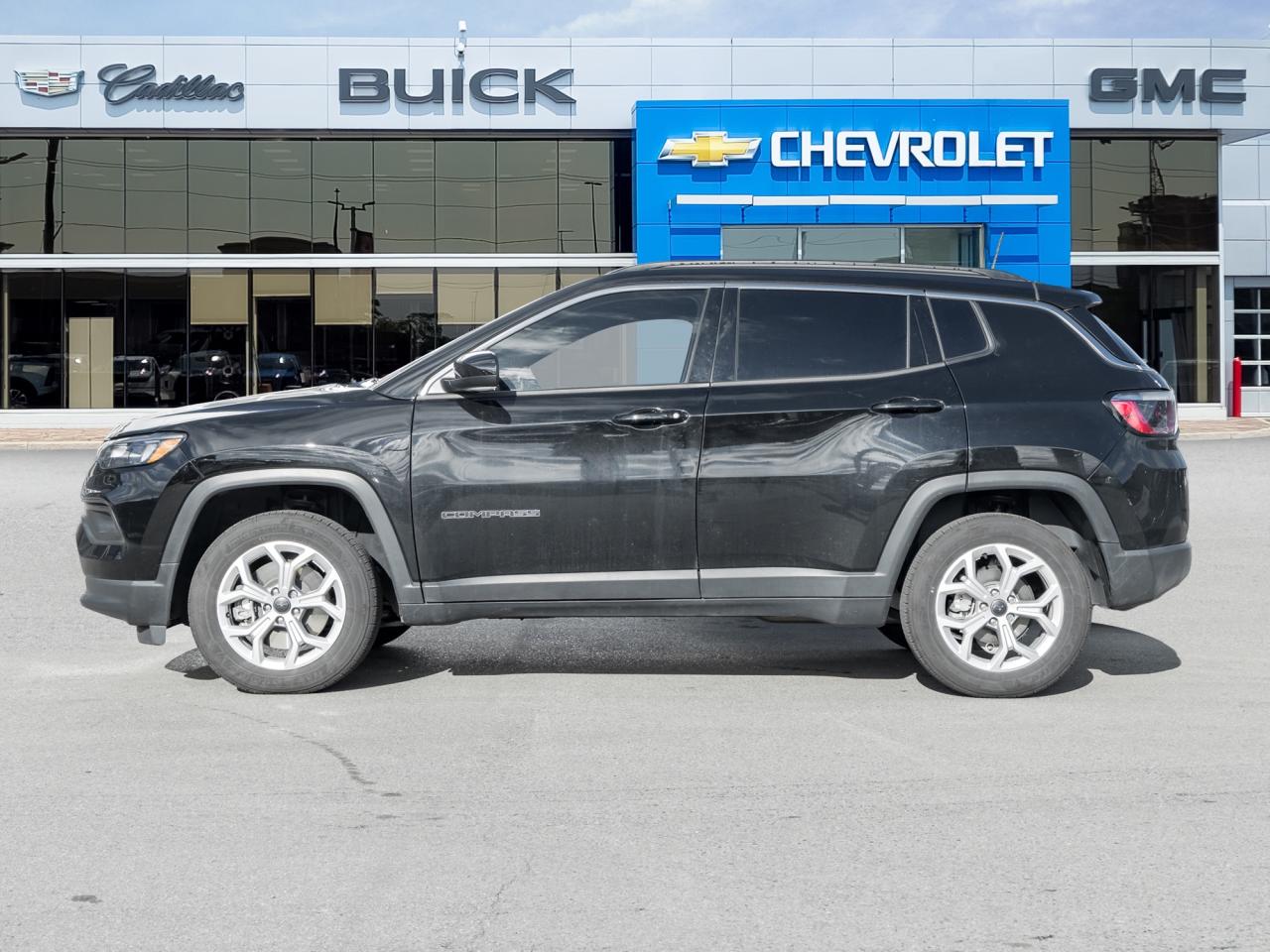 2025 Jeep Compass 4x4, North Edition, 17" Alloy Wheels, Remote start Photo