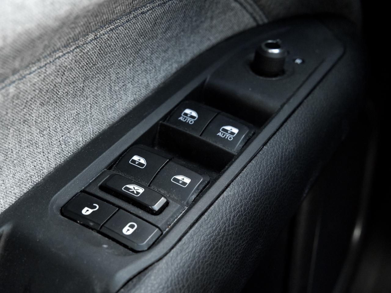 2025 Jeep Compass 4x4, North Edition, 17" Alloy Wheels, Remote start Photo