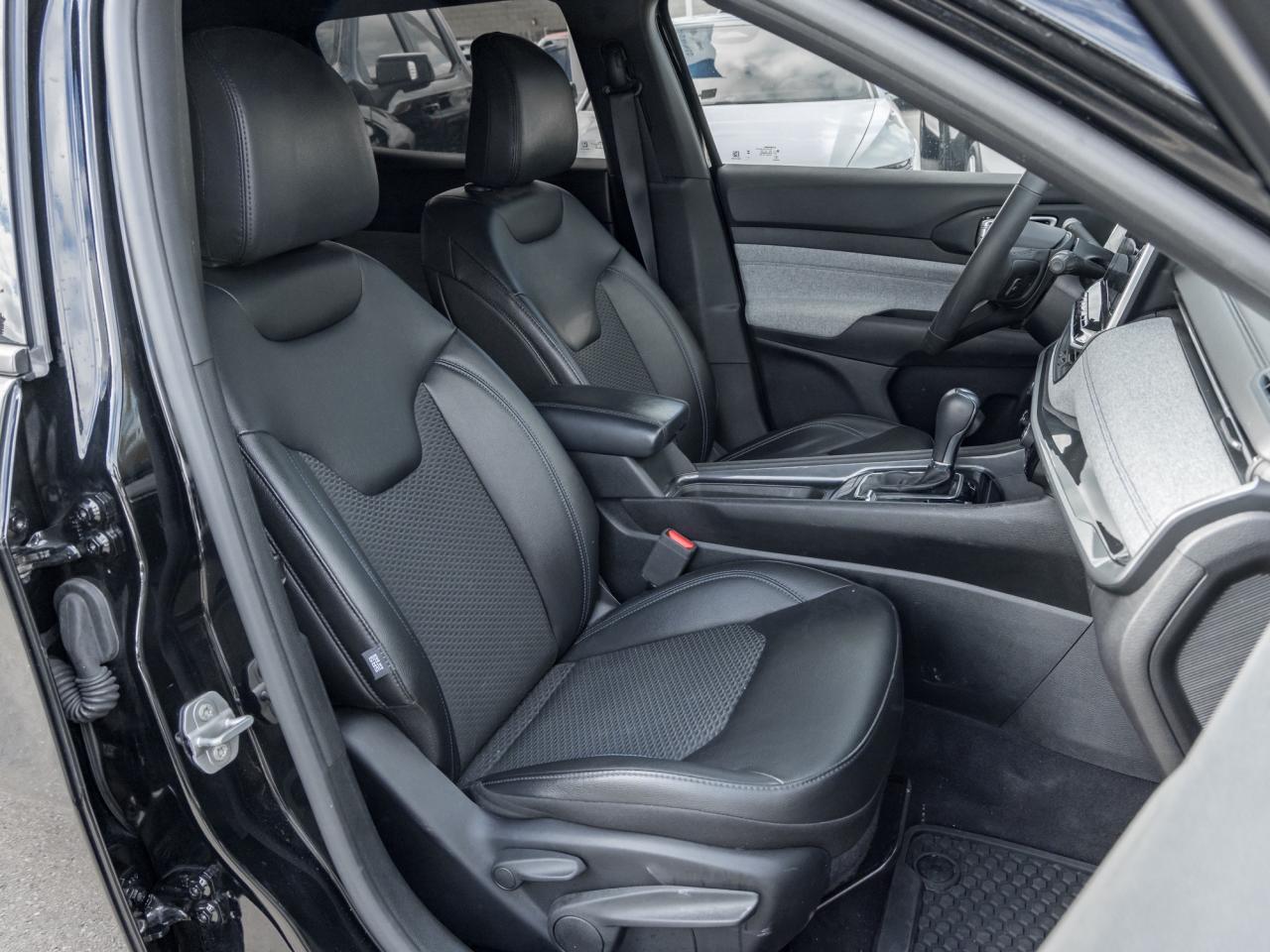 2025 Jeep Compass 4x4, North Edition, 17" Alloy Wheels, Remote start Photo