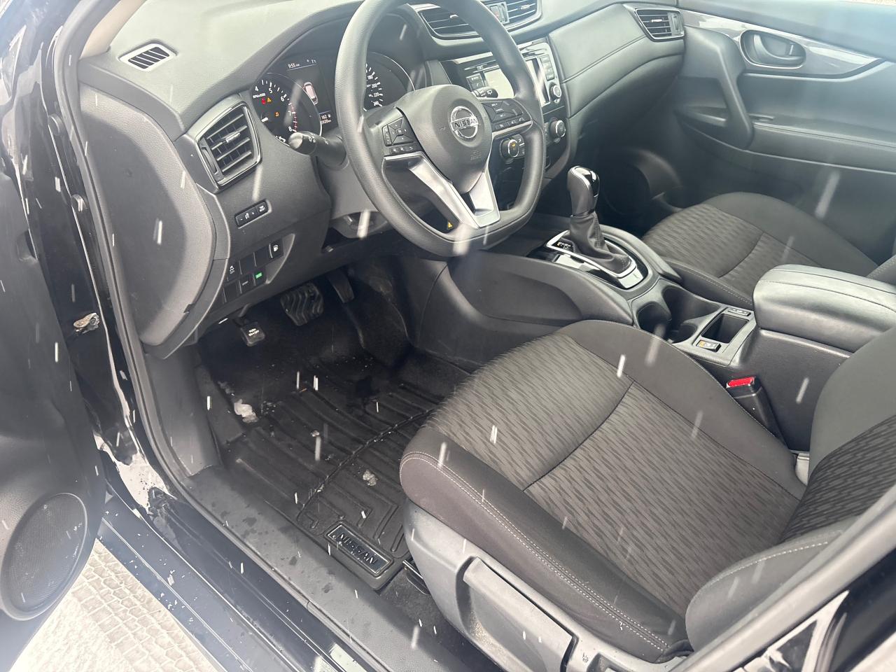 2020 Nissan Rogue S FWD + Heated Seats + Winters + 1 Owner Photo