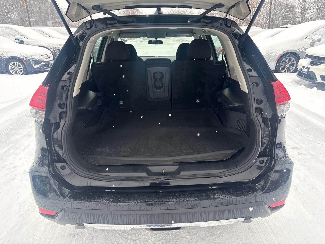 2020 Nissan Rogue S FWD + Heated Seats + Winters *CLEARANCE* Photo