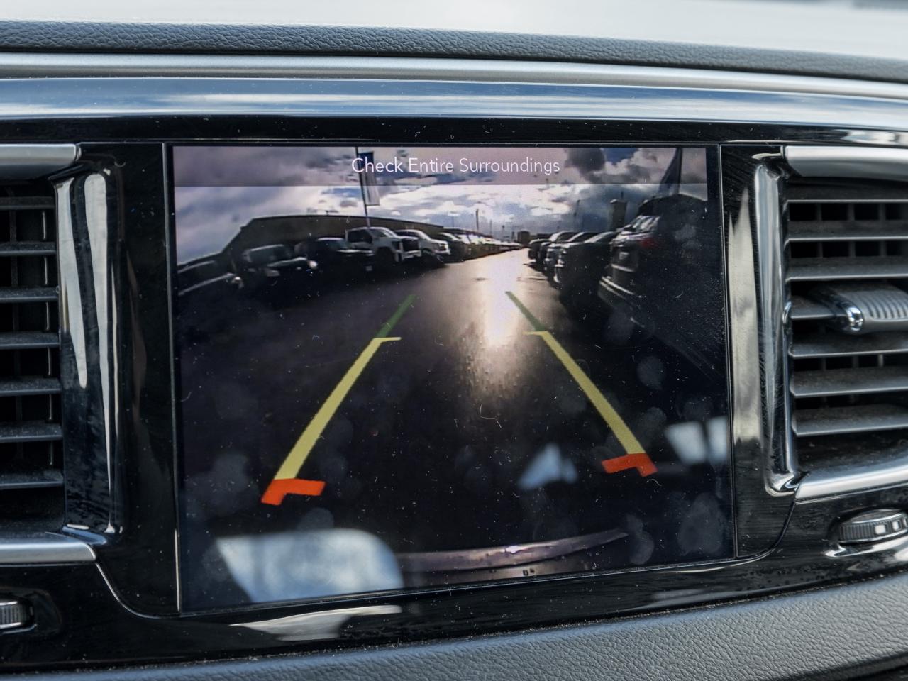 2019 Chrysler Pacifica Touring-L 2WD Photo