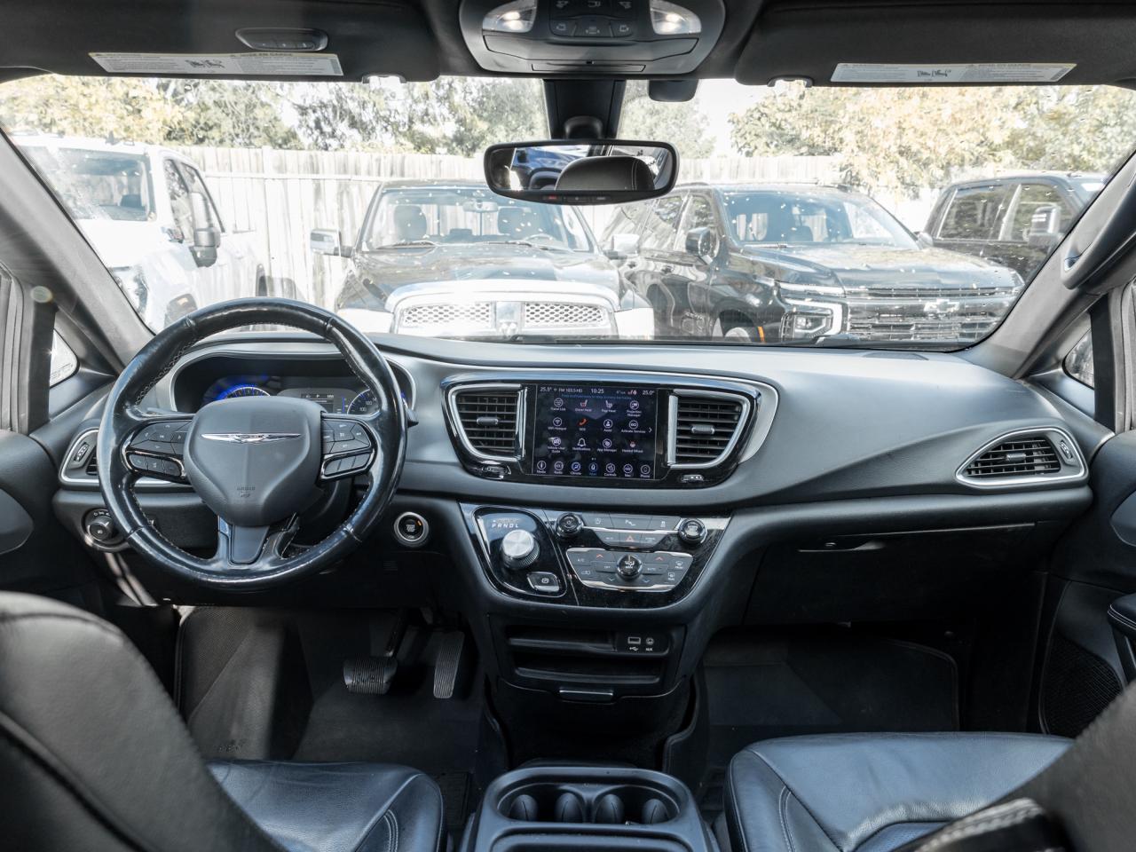 2019 Chrysler Pacifica Touring-L 2WD Photo