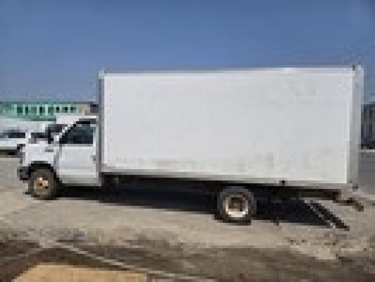 2017 Ford E-450 16Ft Box - Ramp - Gasoline Photo