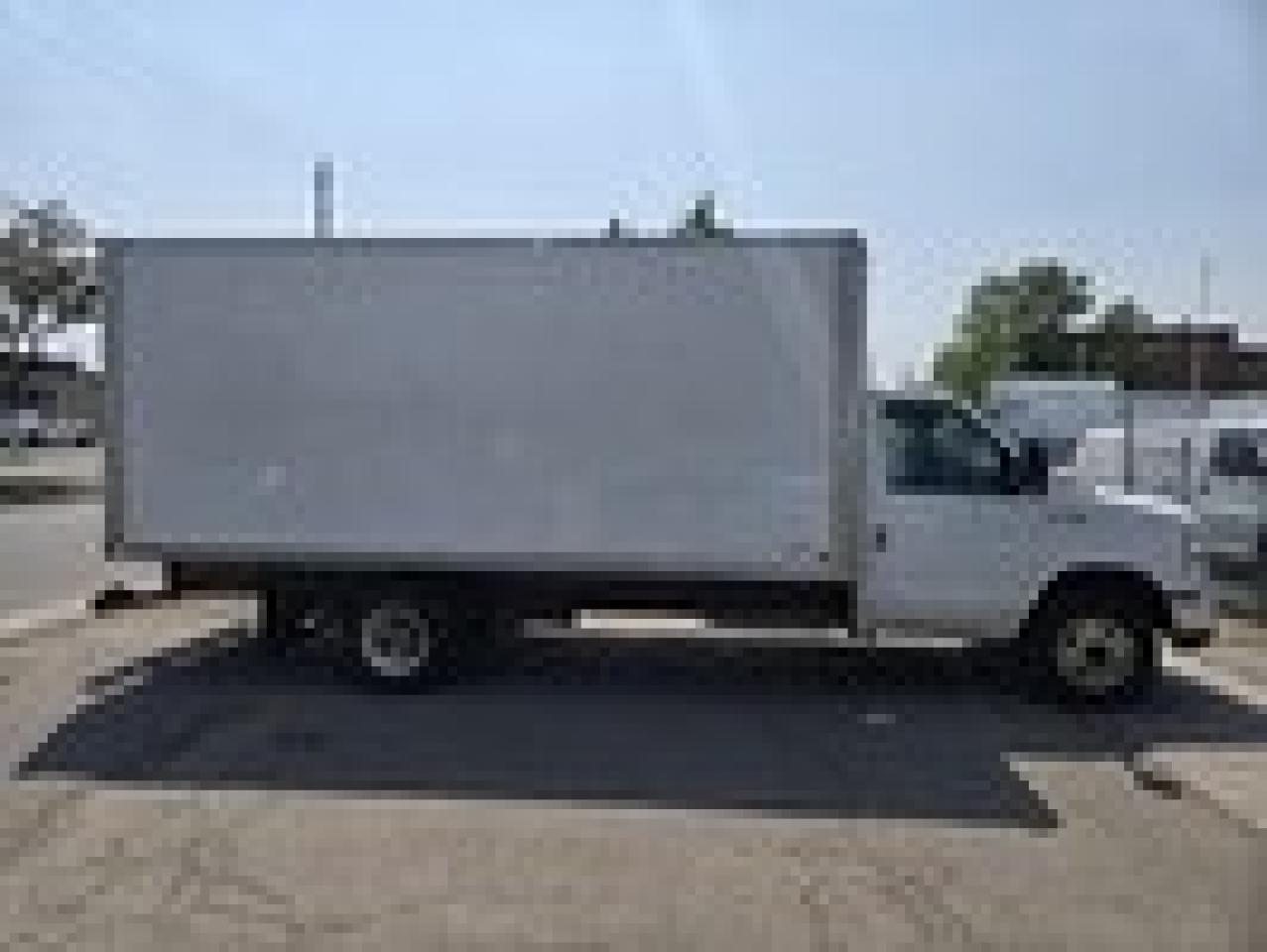 2017 Ford E-450 16Ft Box - Ramp - Gasoline Photo