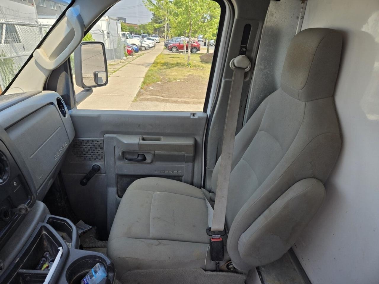 2017 Ford E-450 16Ft Box - Ramp - Gasoline Photo