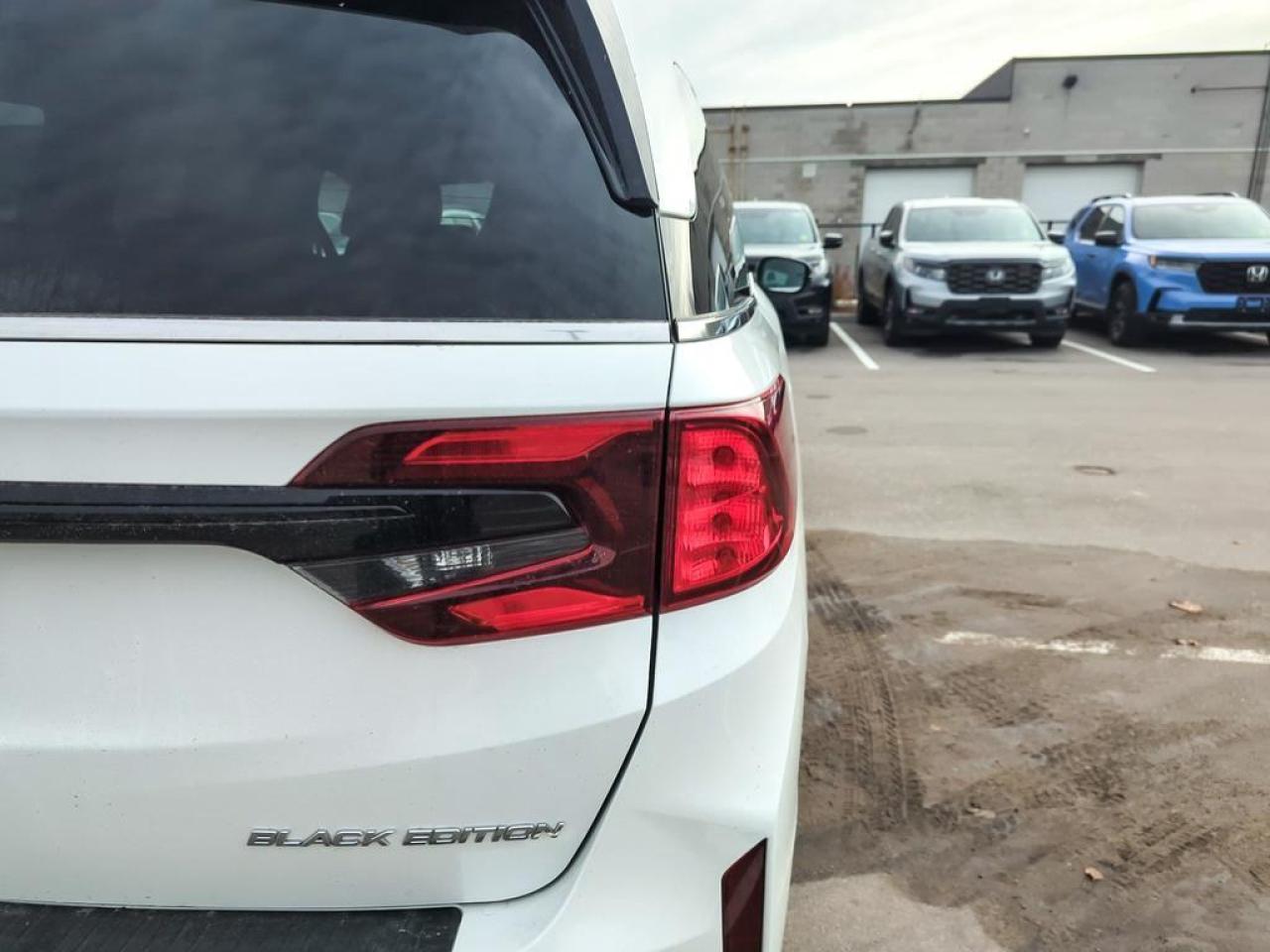 2025 Honda Odyssey Black Edition Photo