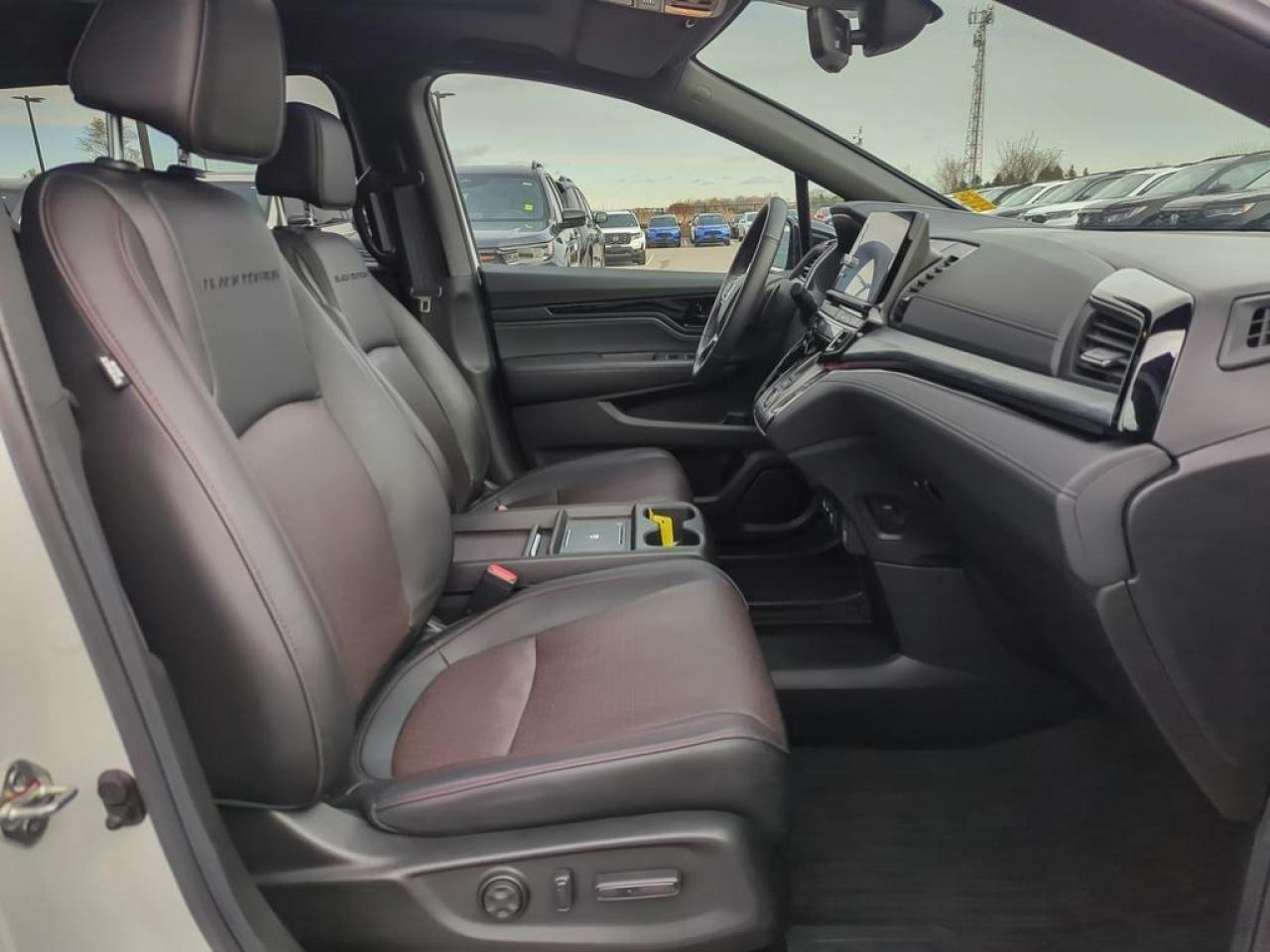 2025 Honda Odyssey Black Edition Photo