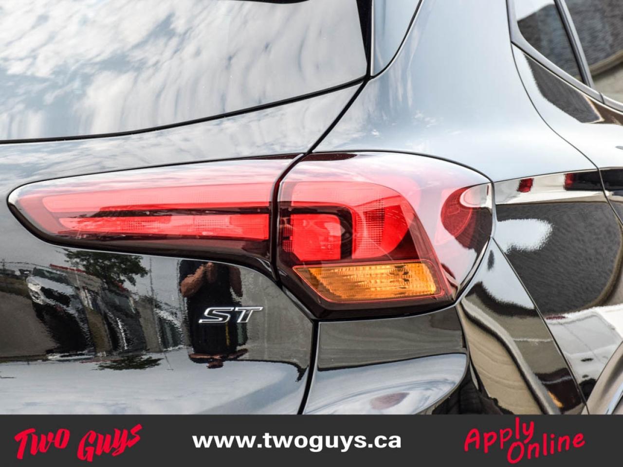 2023 Buick Encore GX ST Pkg   AWD   Htd Seats   Pwr Hatch Photo