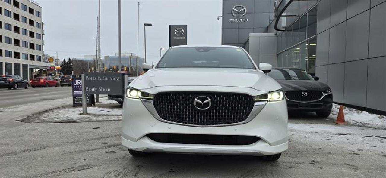 2024 Mazda CX-5 Signature AWD at Photo