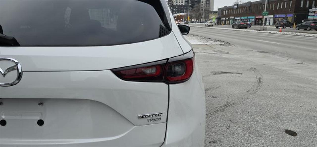 2024 Mazda CX-5 Signature AWD at Photo