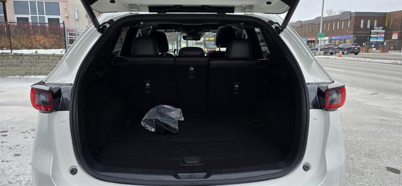 2024 Mazda CX-5 Signature AWD at Photo