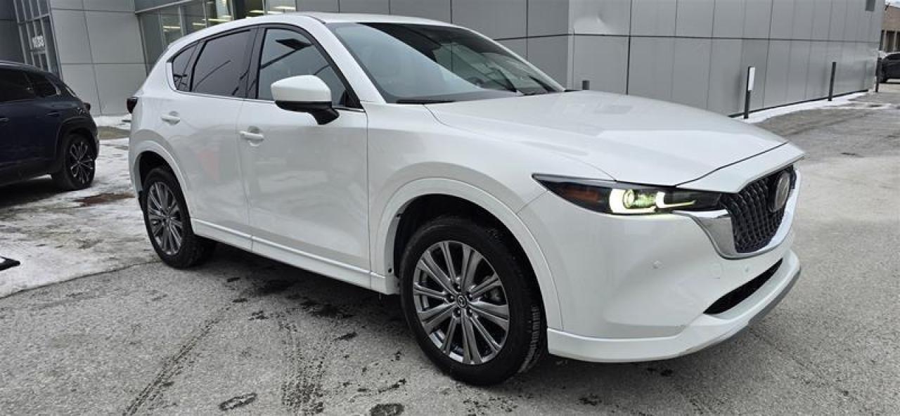 2024 Mazda CX-5 Signature AWD at Photo