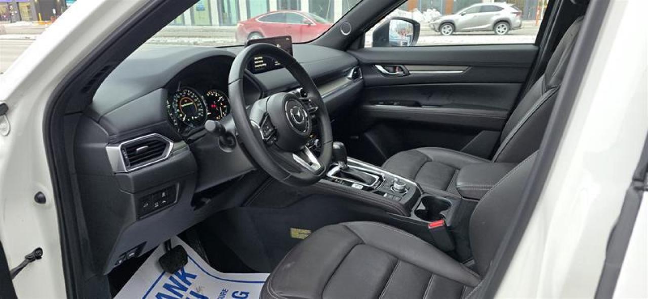 2024 Mazda CX-5 Signature AWD at Photo