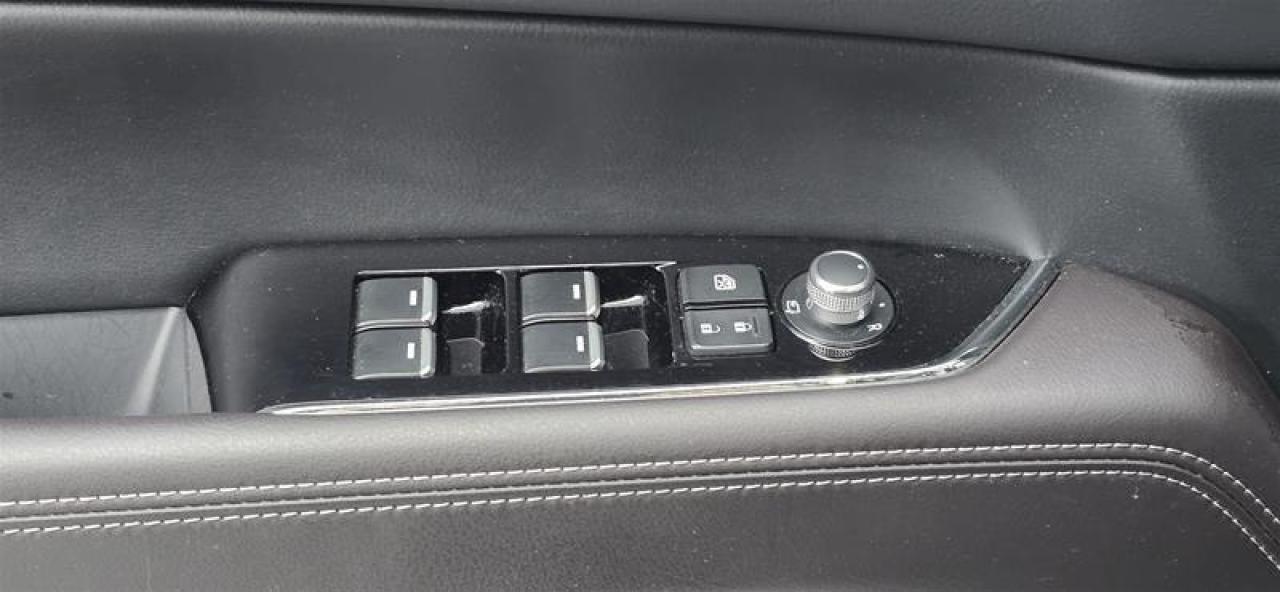 2024 Mazda CX-5 Signature AWD at Photo