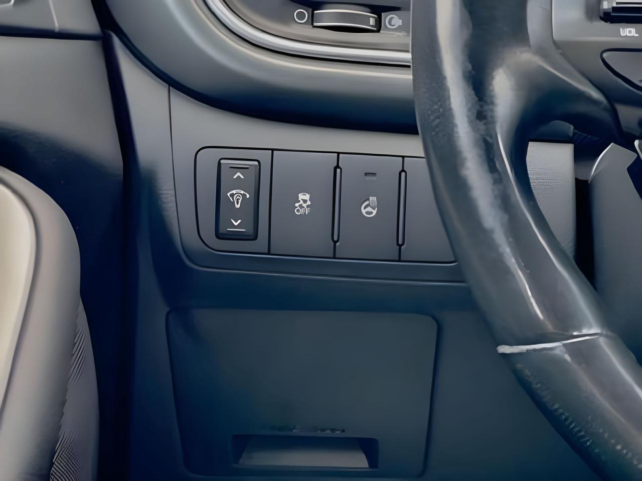 2015 Kia Optima POWER & HEATED SEATS CLEAN! WE FINANCE ALL CREDIT! Photo