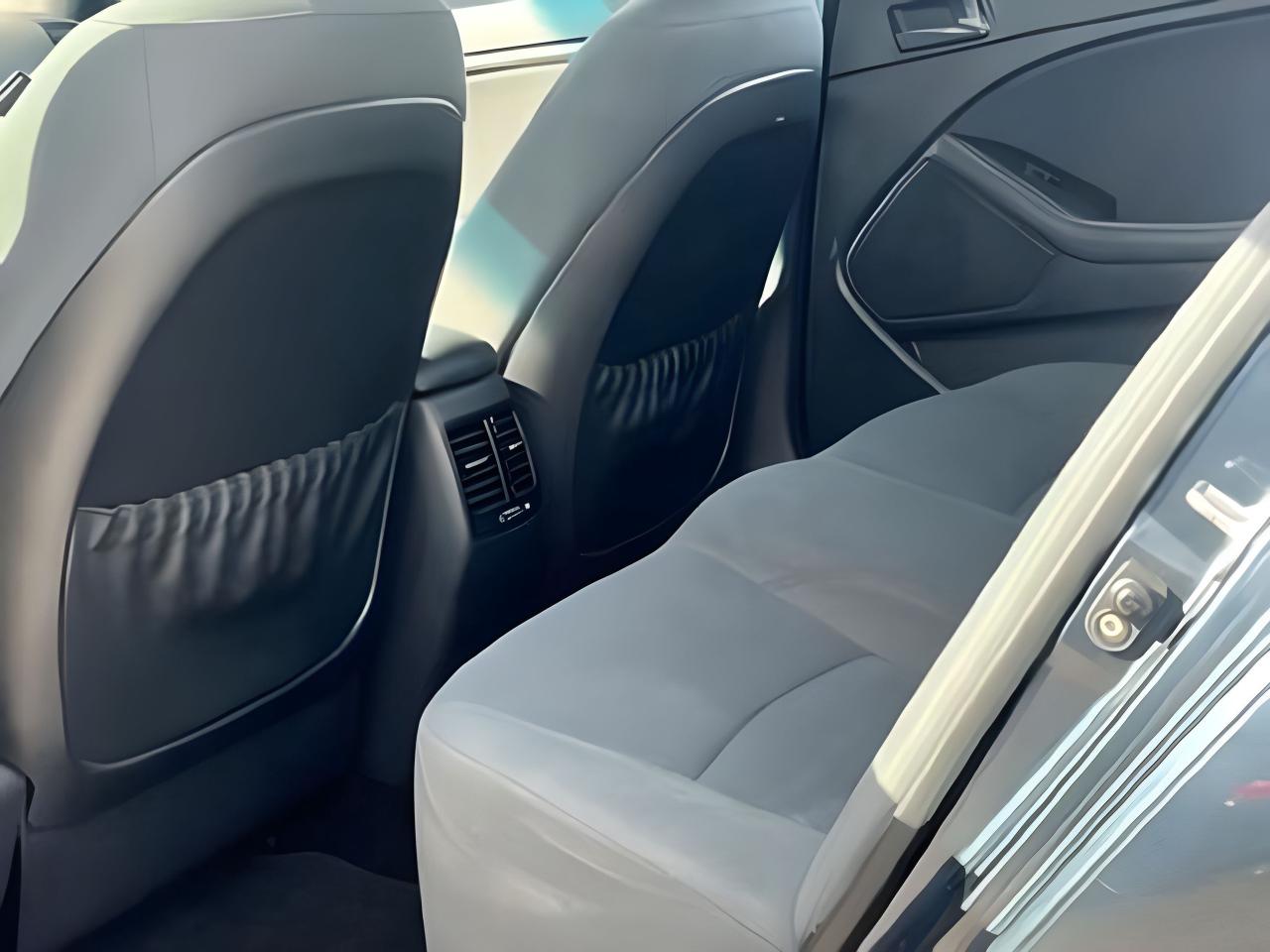 2015 Kia Optima POWER & HEATED SEATS CLEAN! WE FINANCE ALL CREDIT! Photo