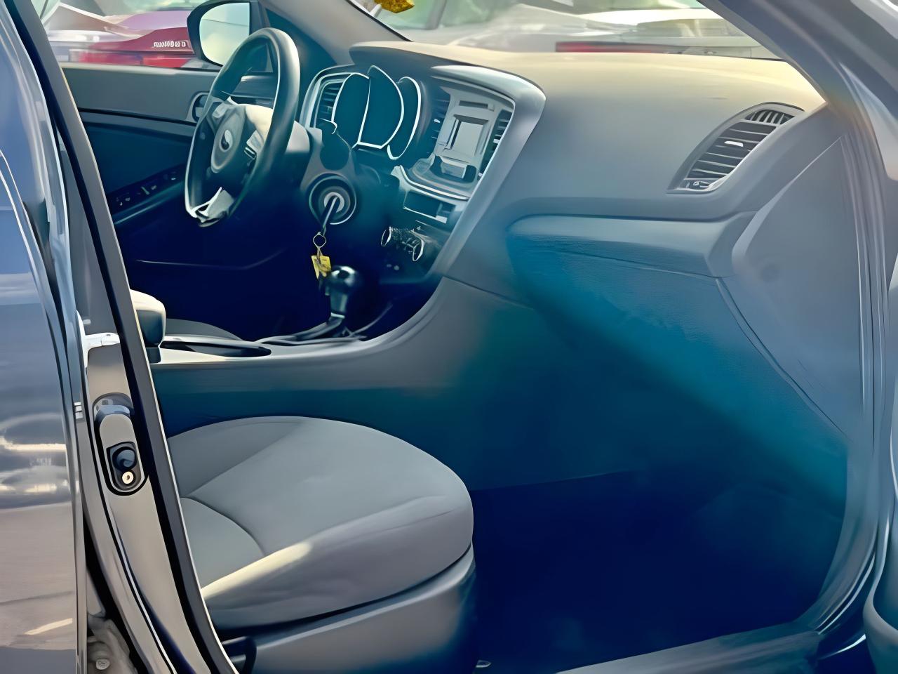 2015 Kia Optima POWER & HEATED SEATS CLEAN! WE FINANCE ALL CREDIT! Photo