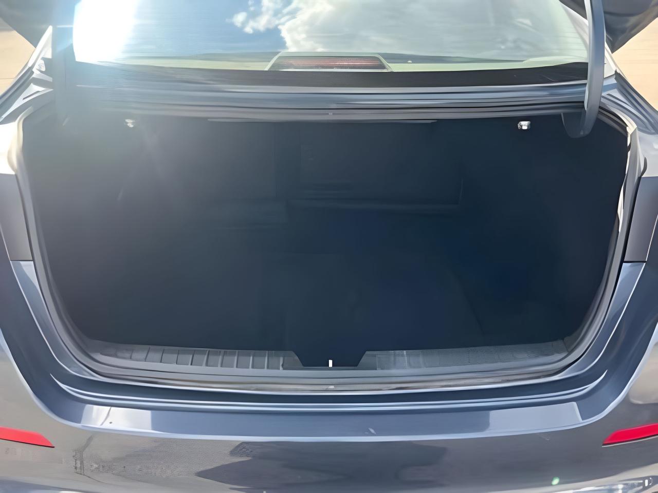 2015 Kia Optima POWER & HEATED SEATS CLEAN! WE FINANCE ALL CREDIT! Photo