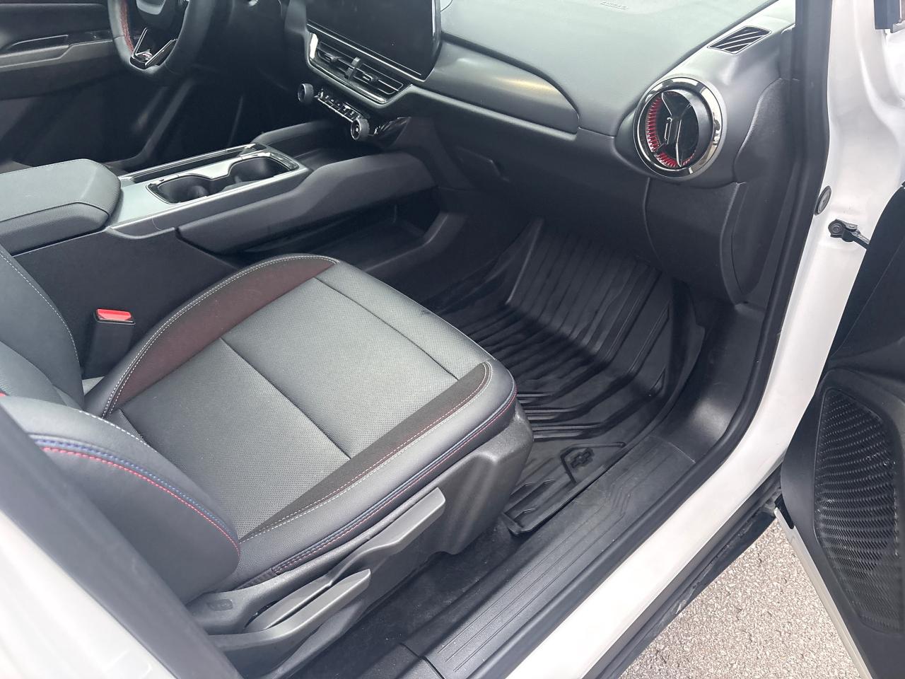 2025 Chevrolet Equinox EV RS FWD + Heated Seats + Sunroof  + 1 Owner Photo