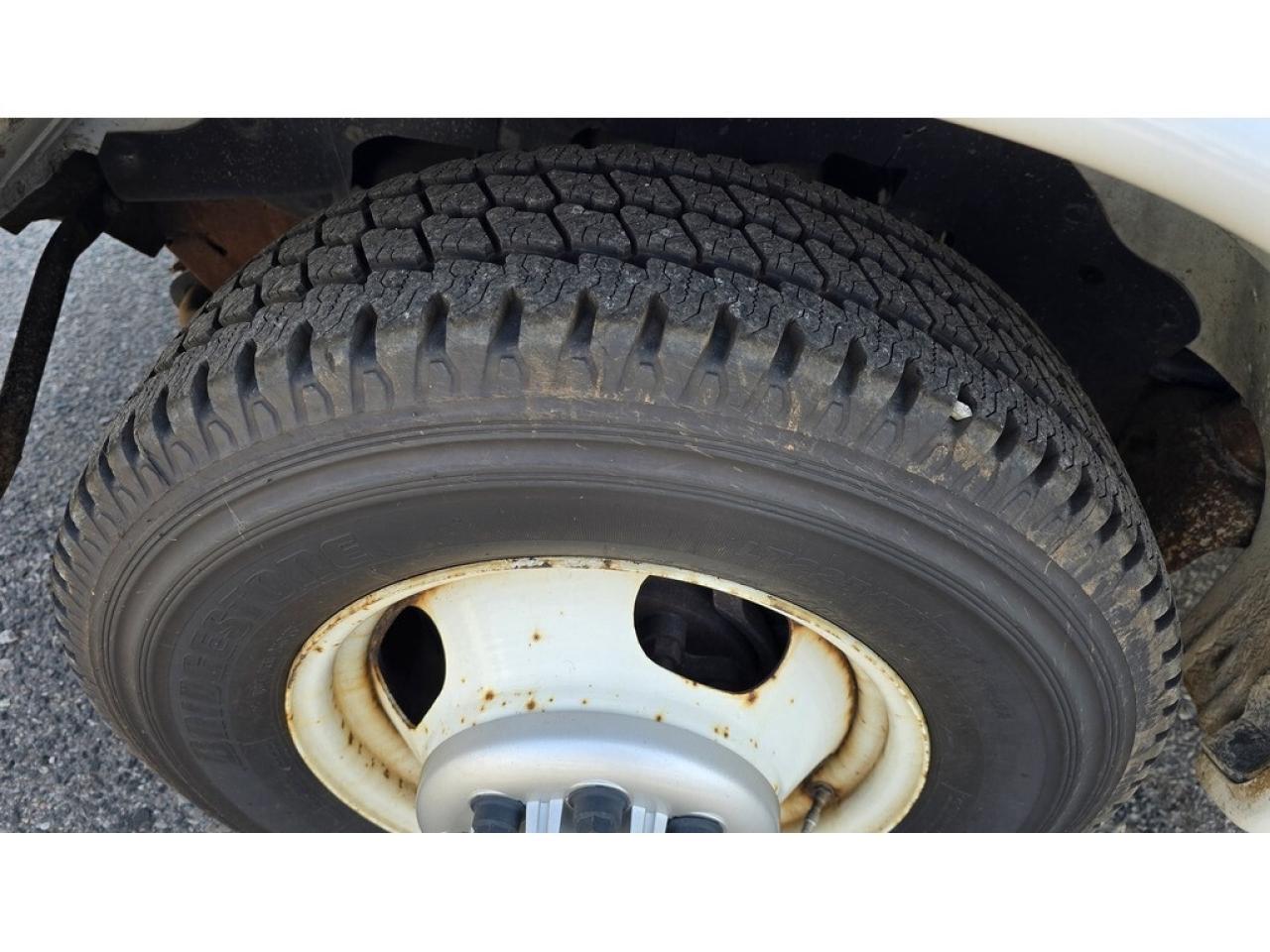 2019 Chevrolet Express G4500 16Ft Box - V8 Gasoline Photo