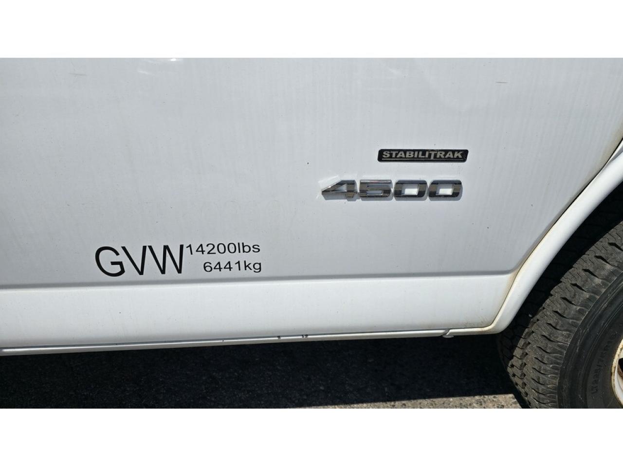 2019 Chevrolet Express G4500 16Ft Box - V8 Gasoline Photo