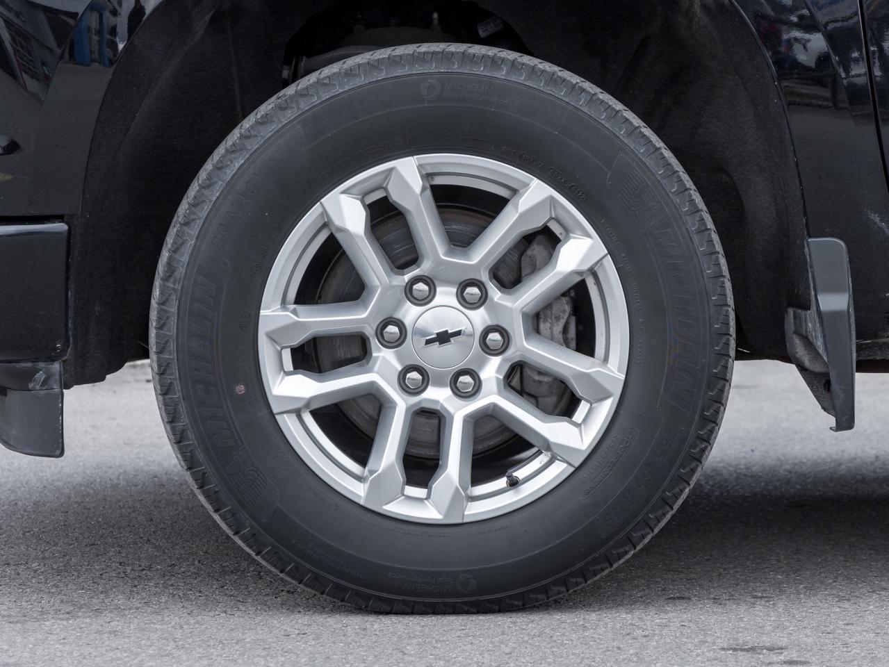 2022 Chevrolet Silverado 1500 4WD Crew Cab 147  RST Photo3