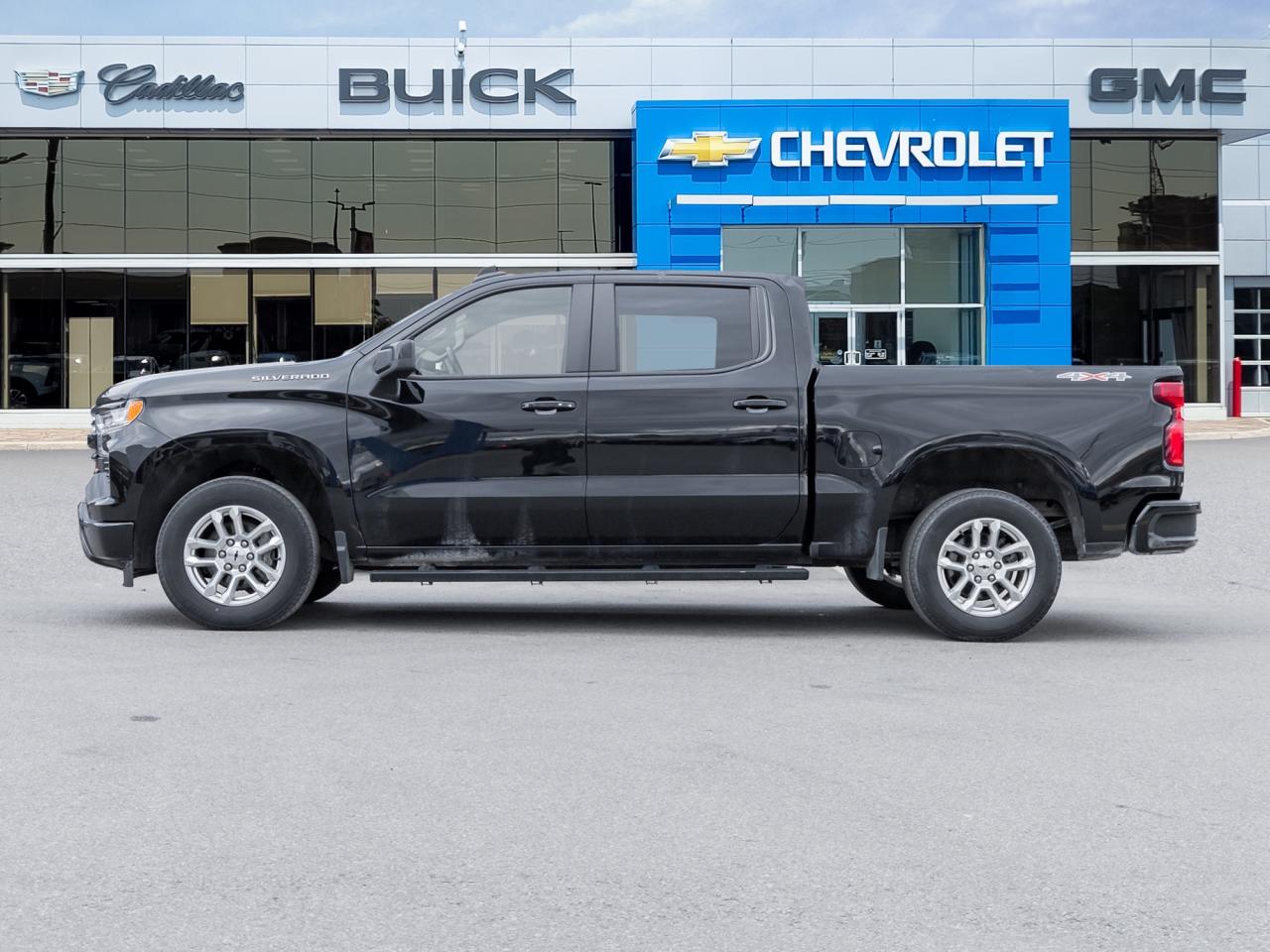 2022 Chevrolet Silverado 1500 4WD Crew Cab 147  RST Photo2