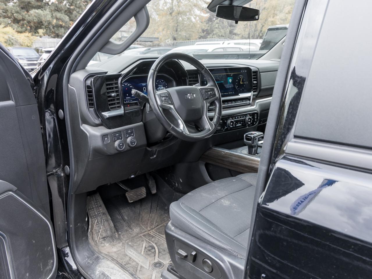 2022 Chevrolet Silverado 1500 4WD Crew Cab 147  RST Photo