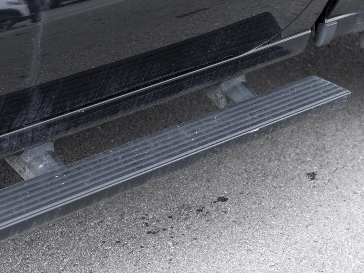 2022 Chevrolet Silverado 1500 4WD Crew Cab 147  RST Photo