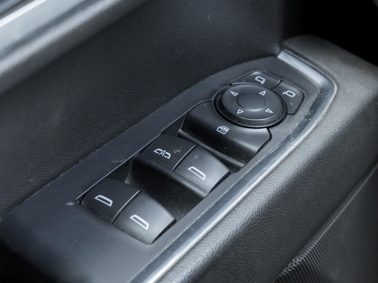 2022 Chevrolet Silverado 1500 4WD Crew Cab 147  RST Photo