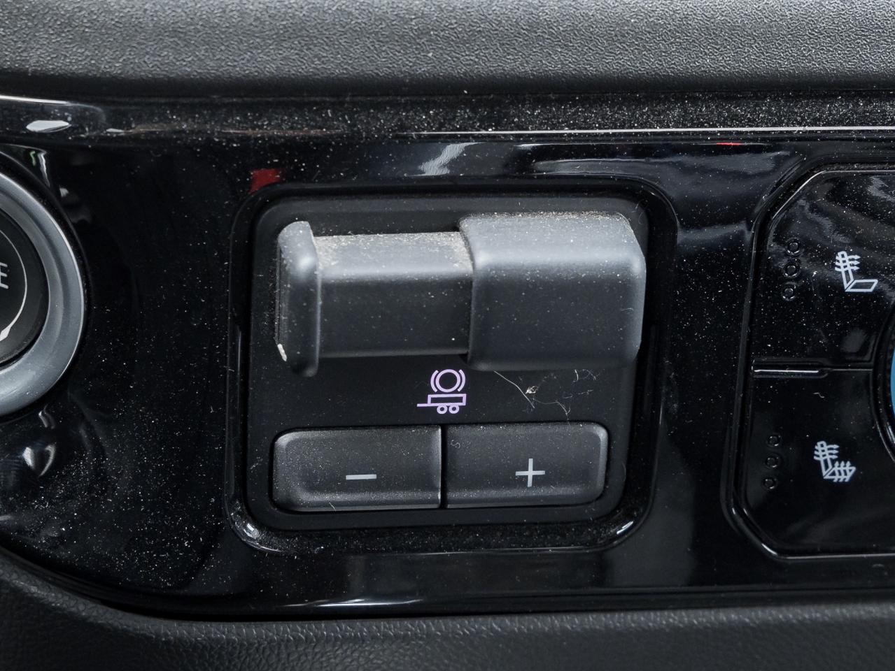 2022 Chevrolet Silverado 1500 4WD Crew Cab 147  RST Photo