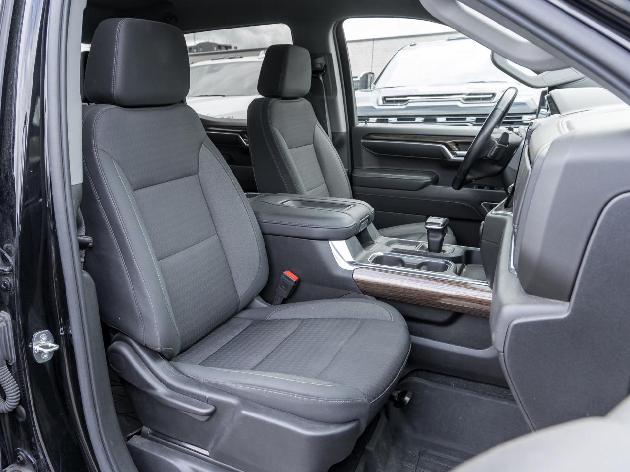 2022 Chevrolet Silverado 1500 4WD Crew Cab 147  RST Photo