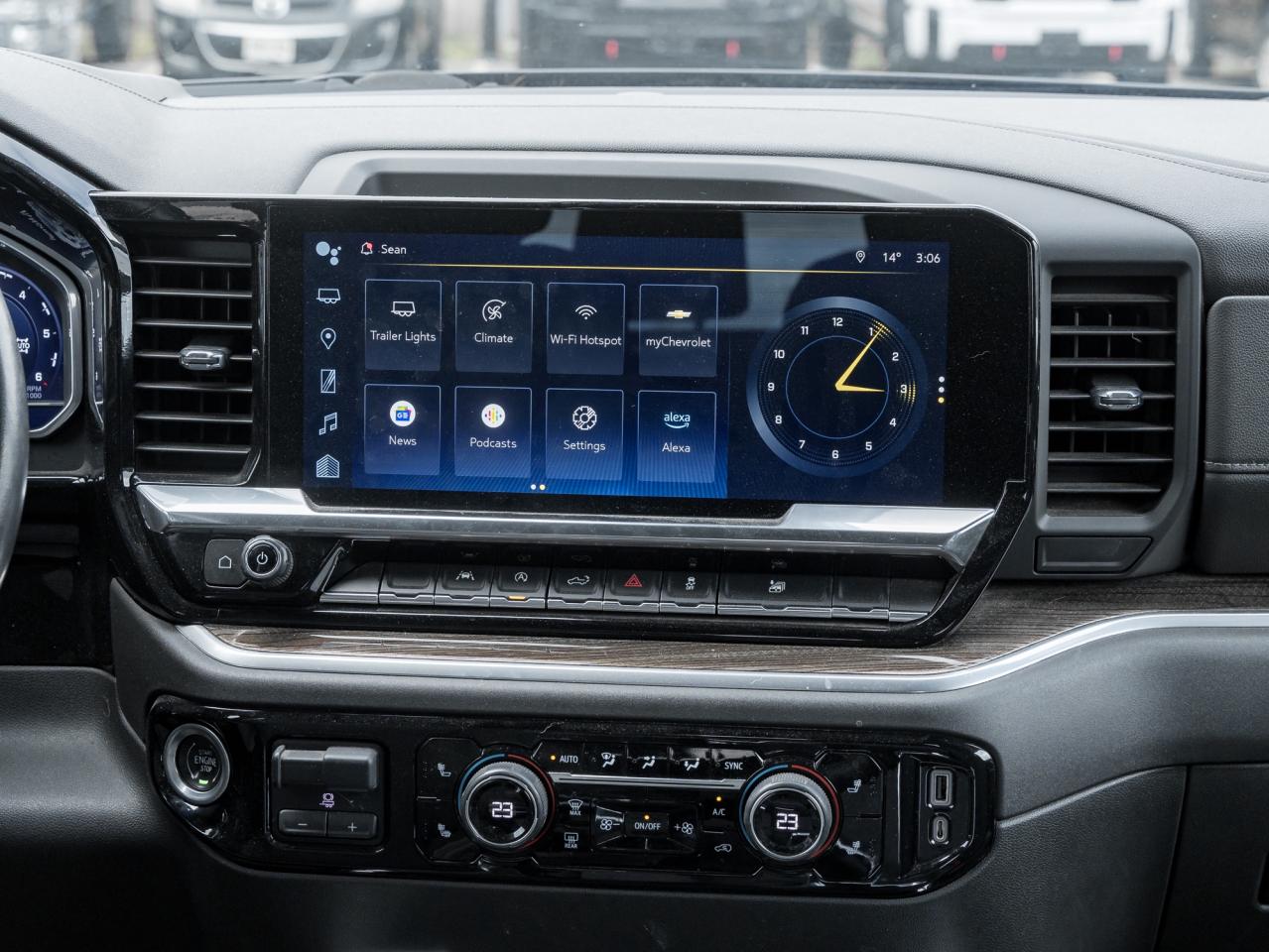 2022 Chevrolet Silverado 1500 4WD Crew Cab 147  RST Photo