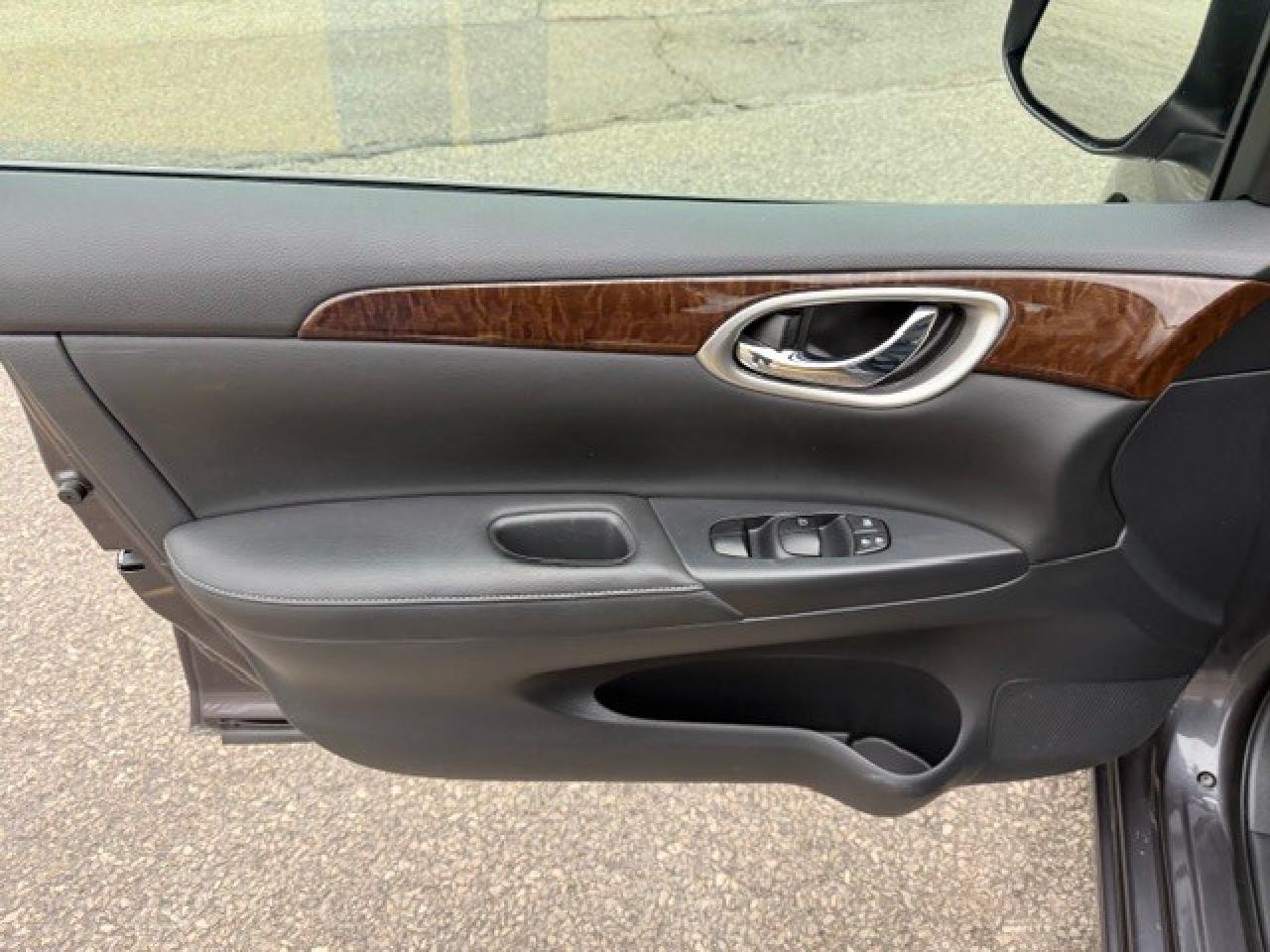 2015 Nissan Sentra SL NAVI ROOF LEATHER 2 SETS OF RIMS AND TIRES Photo