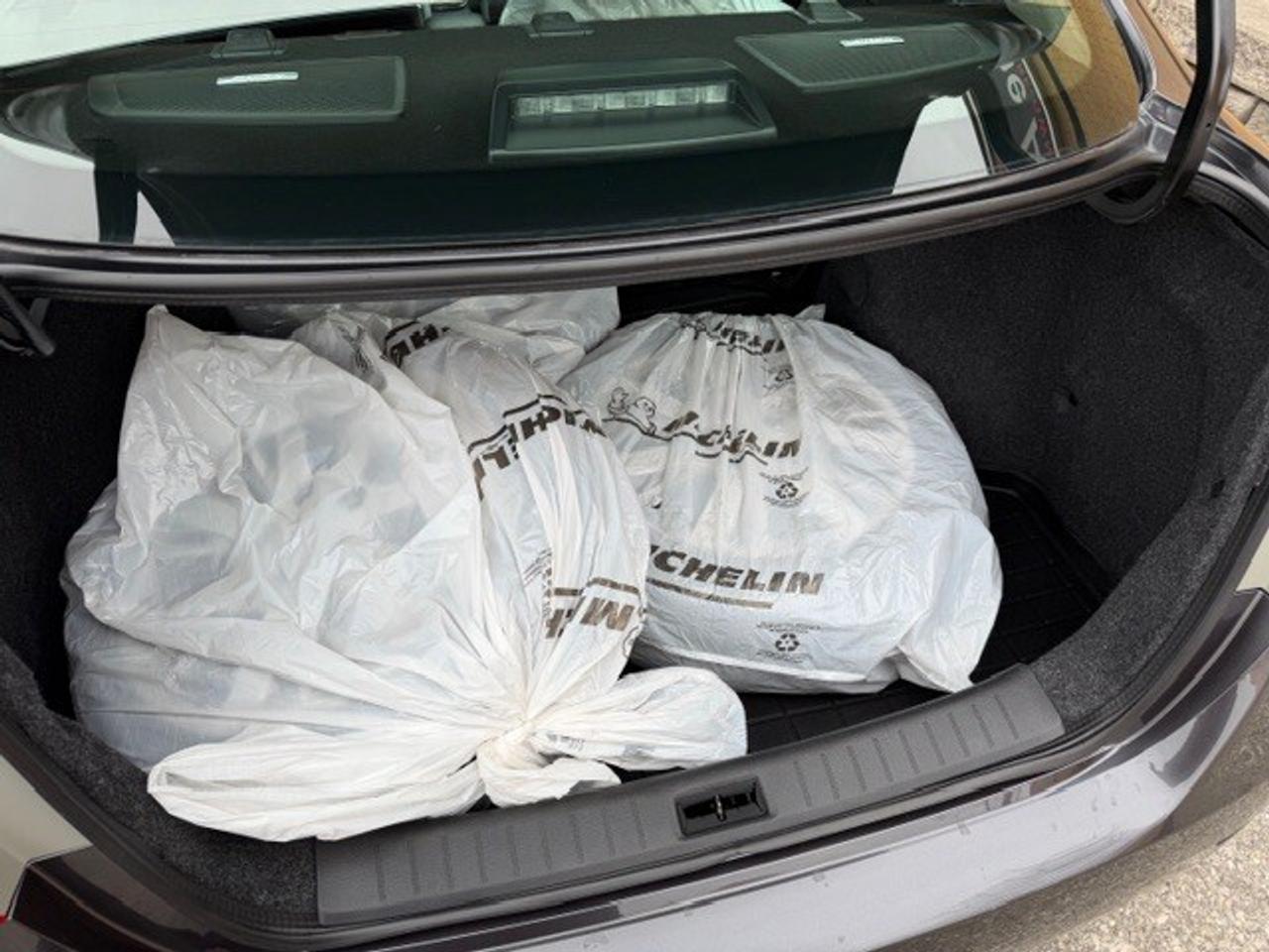 2015 Nissan Sentra SL NAVI ROOF LEATHER 2 SETS OF RIMS AND TIRES Photo