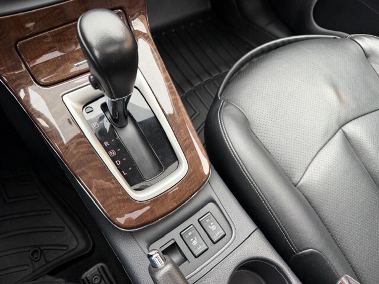 2015 Nissan Sentra SL NAVI ROOF LEATHER 2 SETS OF RIMS AND TIRES Photo