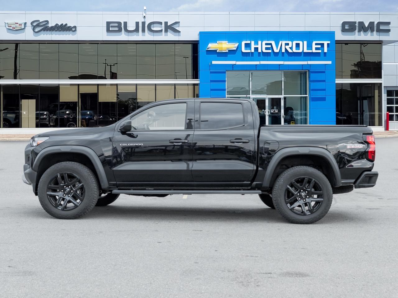 2024 Chevrolet Colorado 4WD Crew Cab Trail Boss Photo2