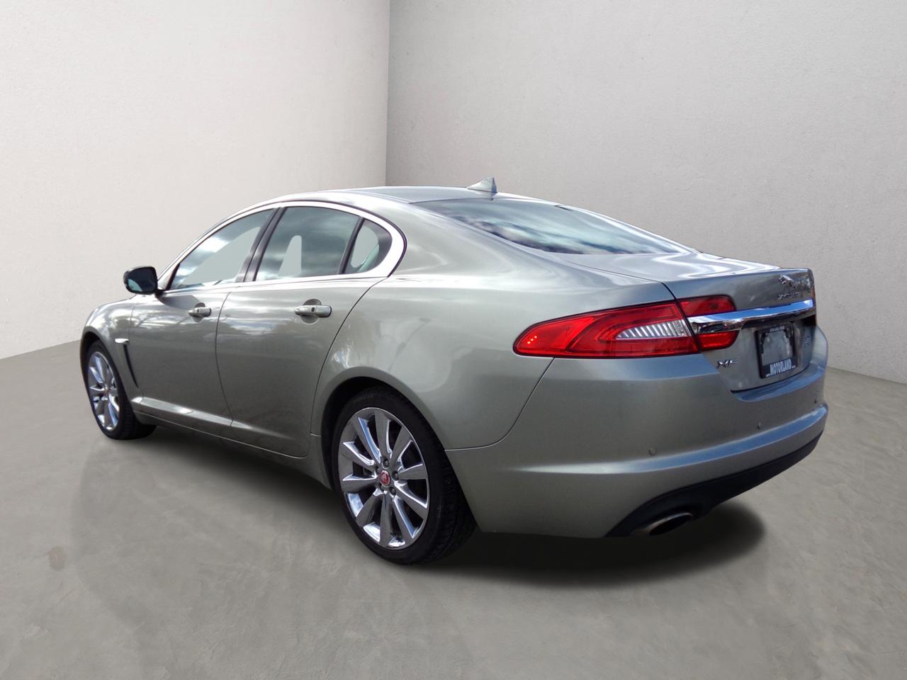 2014 Jaguar XF AWD Photo