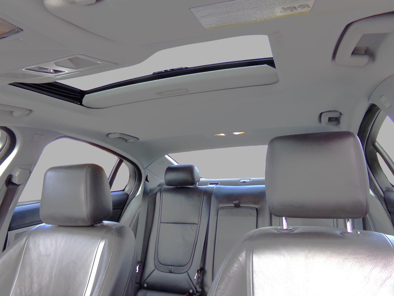 2014 Jaguar XF AWD Photo