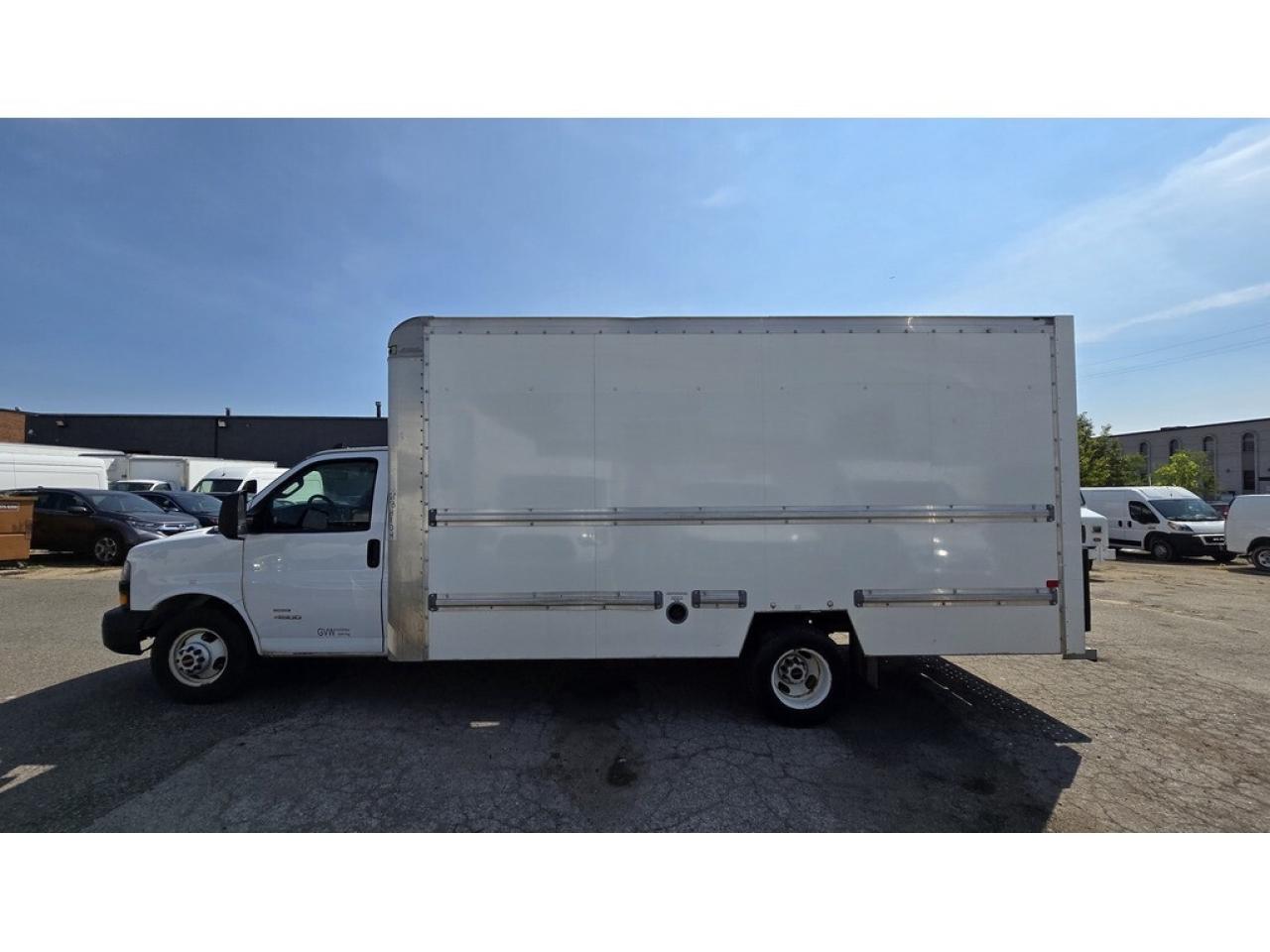 2019 GMC Savana Van G4500 - 16Ft Box - V8 Gasoline - Ramp - CERTIFIED Photo