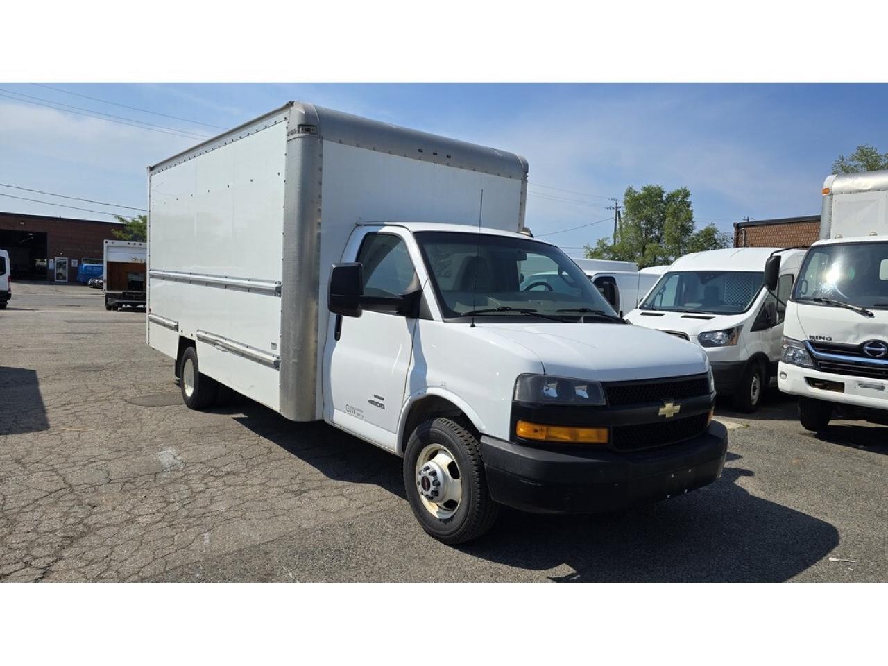 2019 GMC Savana Van G4500 - 16Ft Box - V8 Gasoline - Ramp - CERTIFIED Photo