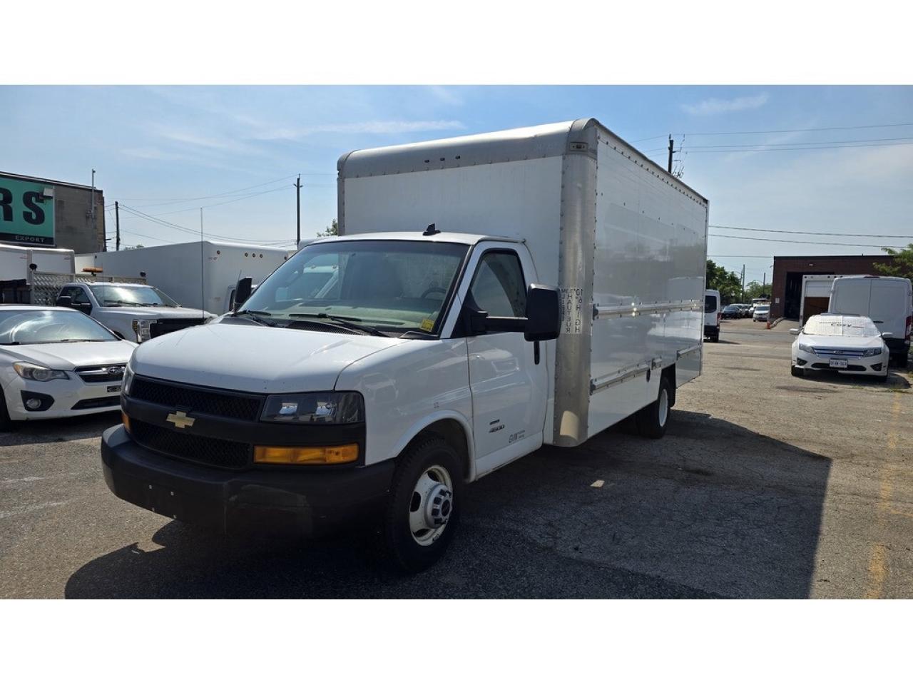 2019 GMC Savana Van G4500 - 16Ft Box - V8 Gasoline - Ramp - CERTIFIED Photo