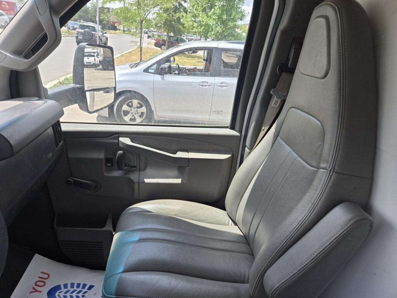 2019 GMC Savana Van G4500 - 16Ft Box - V8 Gasoline - Ramp - CERTIFIED Photo