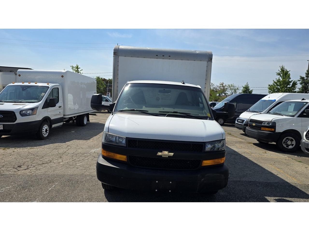 2019 GMC Savana Van G4500 - 16Ft Box - V8 Gasoline - Ramp - CERTIFIED Photo