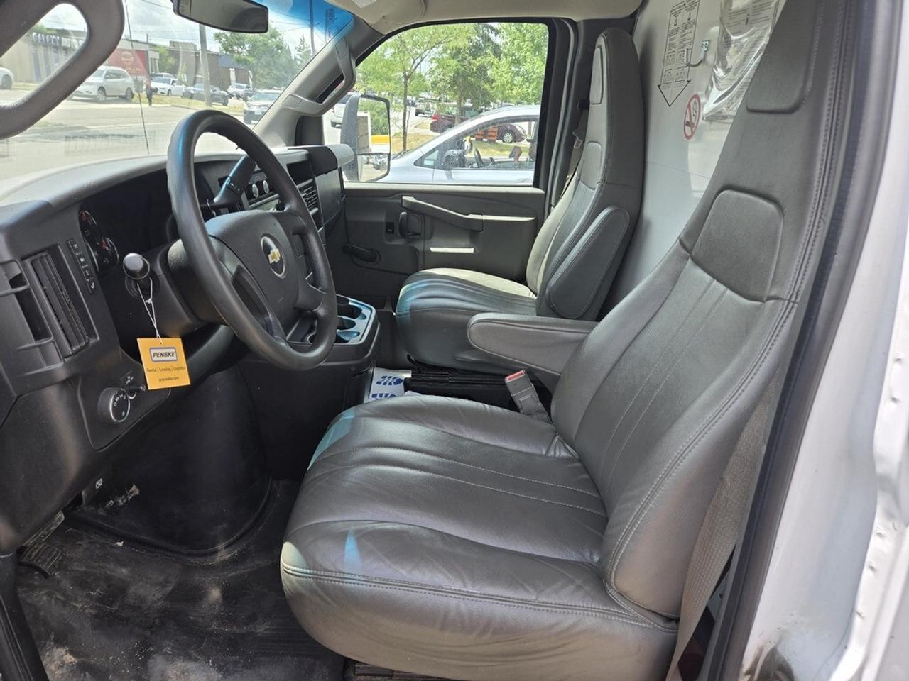 2019 GMC Savana Van G4500 - 16Ft Box - V8 Gasoline - Ramp - CERTIFIED Photo